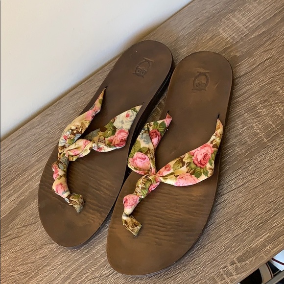 Shoes - Floral knot sandals